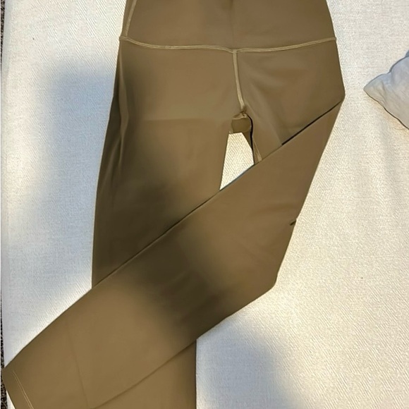 Lululemon Wunder under luxtreme size 6 - Picture 3 of 5